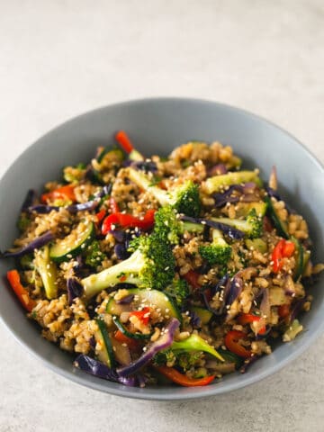 Wok de arroz integral con verduras