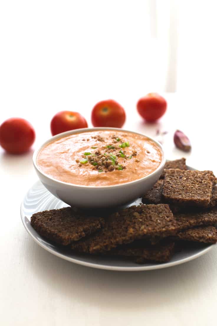 Porra antequerana - La porra antequerana es una sopa fría de tomate típica de Antequera. Es más espesa que el salmorejo y el gazpacho y no tiene nada que envidiarles, ¡está de muerte!