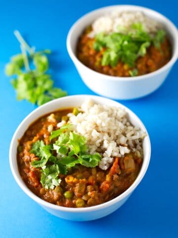 Curry de lentejas. - Este curry de lentejas es una versión mejorada de nuestra popular receta de lentejas al curry, está aún más rica y es igual de sencilla.