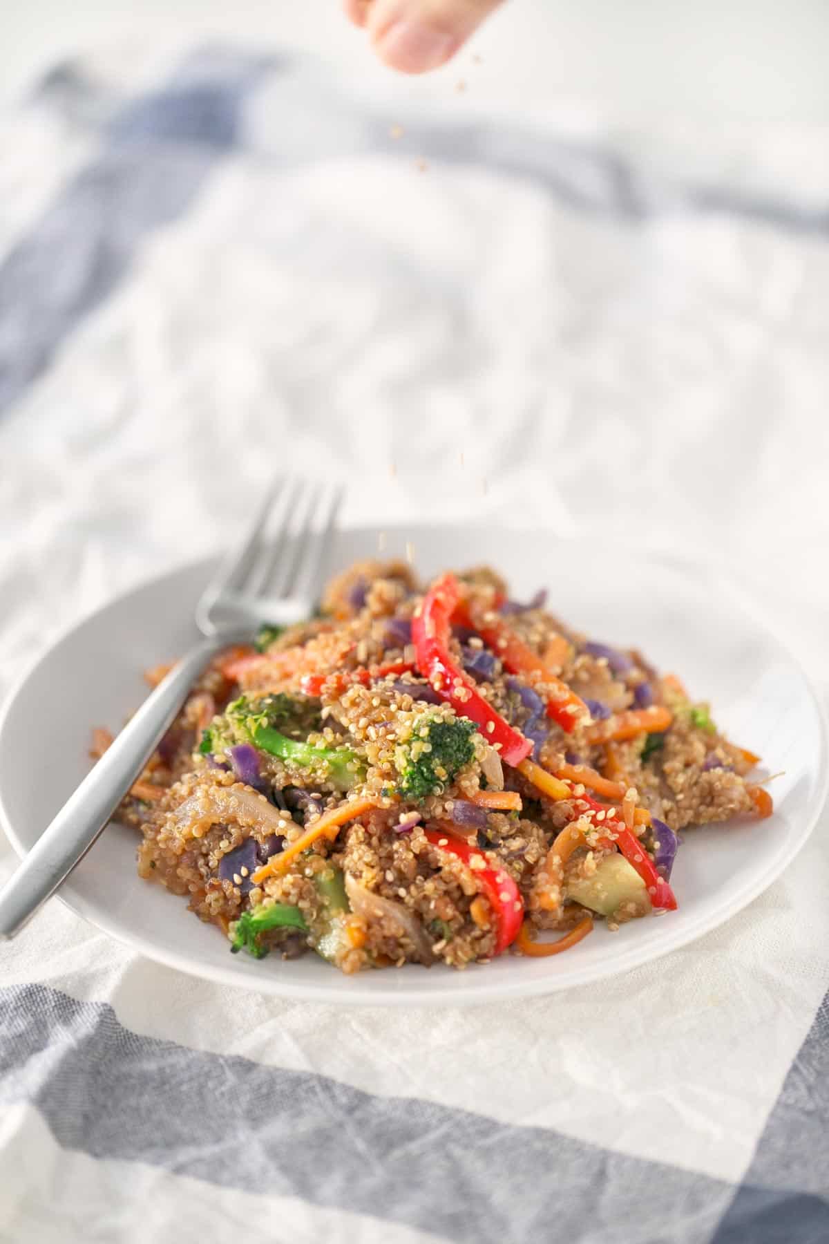 Wok de Verduras y Quinoa. - Este wok de verduras y quinoa es un plato perfecto para el día a día porque es muy nutritivo y fácil de preparar. Es ideal como receta de aprovechamiento.