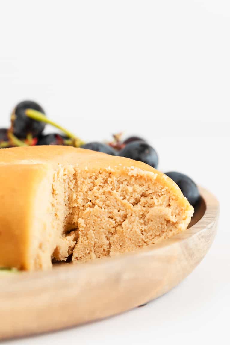 Queso de Nueces de Macadamia. - Este queso de nueces de macadamia es uno de mis quesos veganos preferidos. Sólo lleva 8 ingredientes y está listo en 10 minutos. ¡Es el aperitivo perfecto! #vegano #singluten #danzadefogones