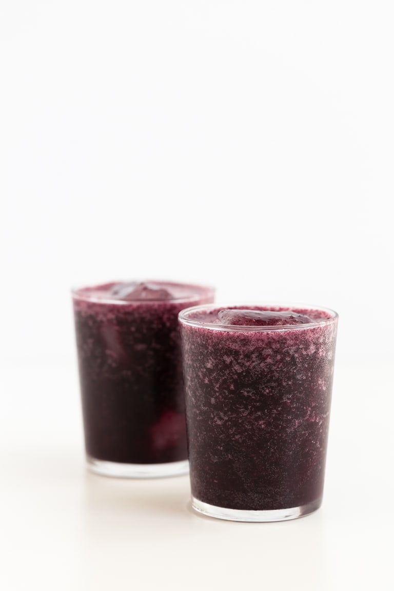 Agua Fresca. - El agua fresca es una bebida típica de México que se hace con agua, fruta y azúcar, pero nuestra versión está endulzada con dátiles. #vegano #singluten #danzadefogones