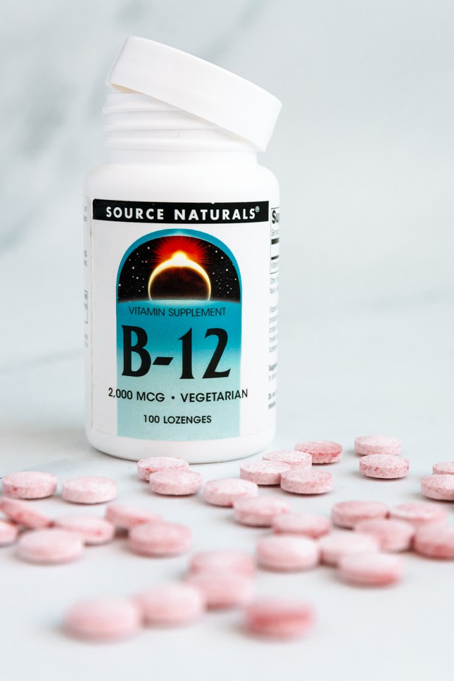 Foto de un bote de vitamina b12