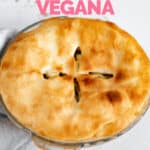 Foto de una tarta de manzana vegana con las palabras tarta de manzana vegana