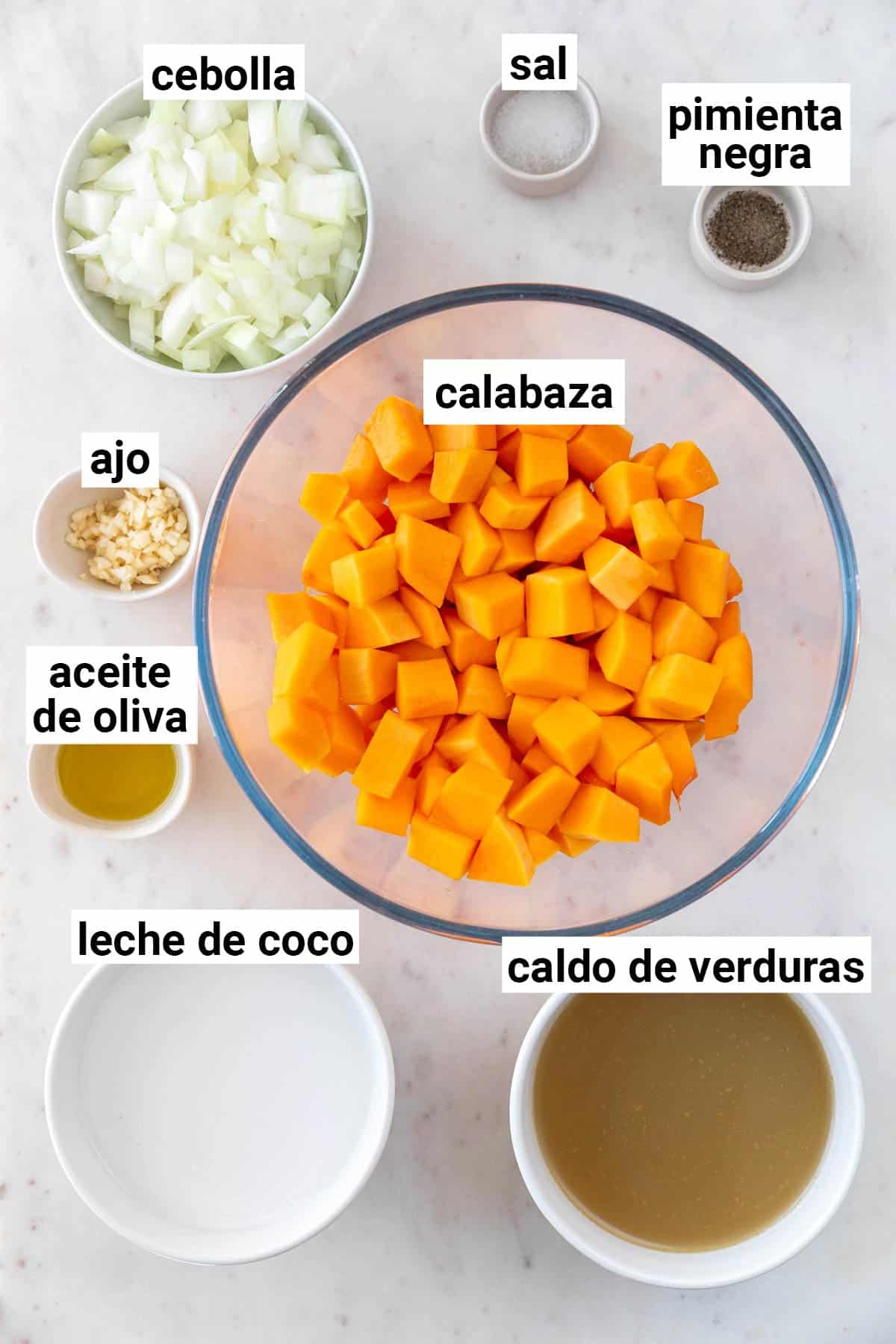 Ingredientes necesarios para hacer crema de calabaza.