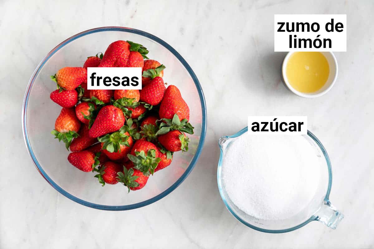 Ingredientes necesarios para hacer mermelada de fresa.