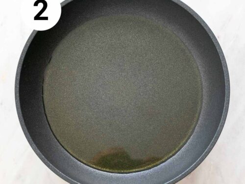 Aceite en una sartén.