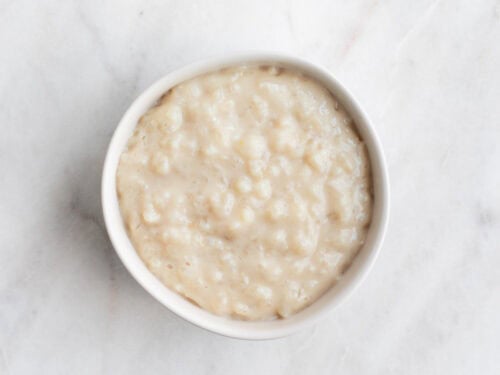 Arroz con leche en un cuenco.