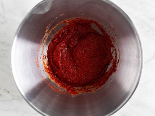 Pasta de kimchi en un bol