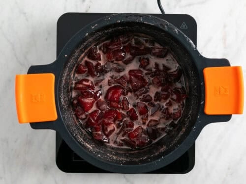 Membrillos cocinados antes de batir.