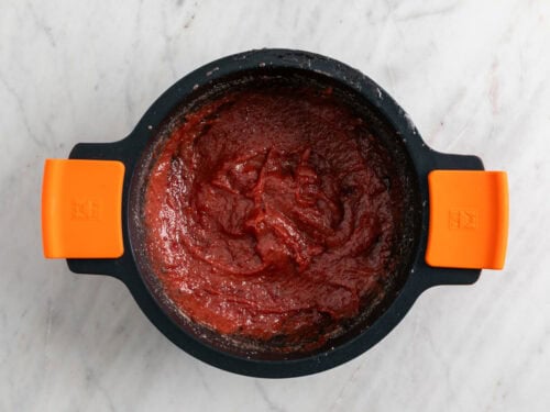 Mezcla de dulce de membrillo batida.