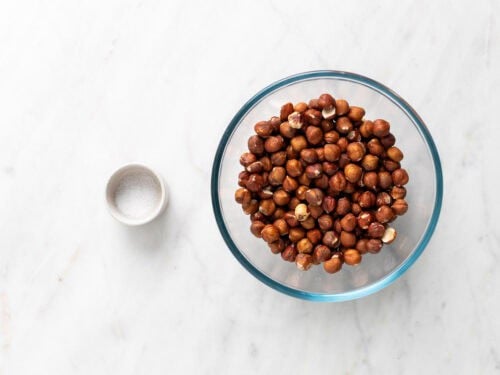 Ingredientes para hacer crema de avellanas.