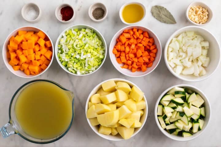 Ingredientes para hacer potaje de verduras.