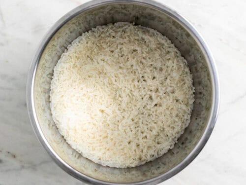 Arroz cocinado en un bol