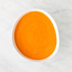 Gazpacho andaluz servido en un bol