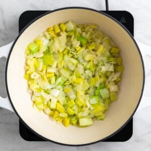 Puerro y cebolla cocinados